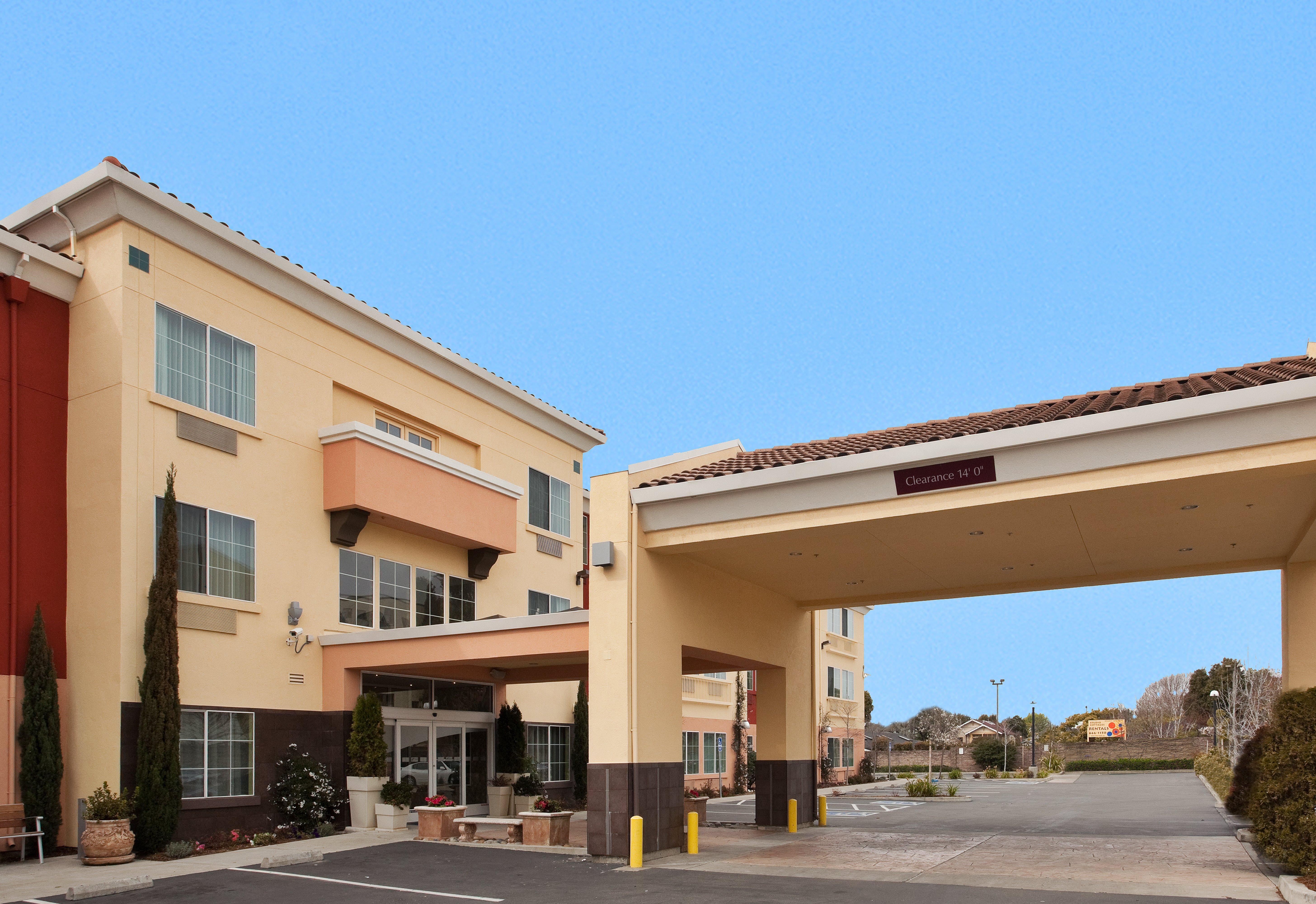 Holiday Inn Express Berkeley, An Ihg Hotel Exterior photo