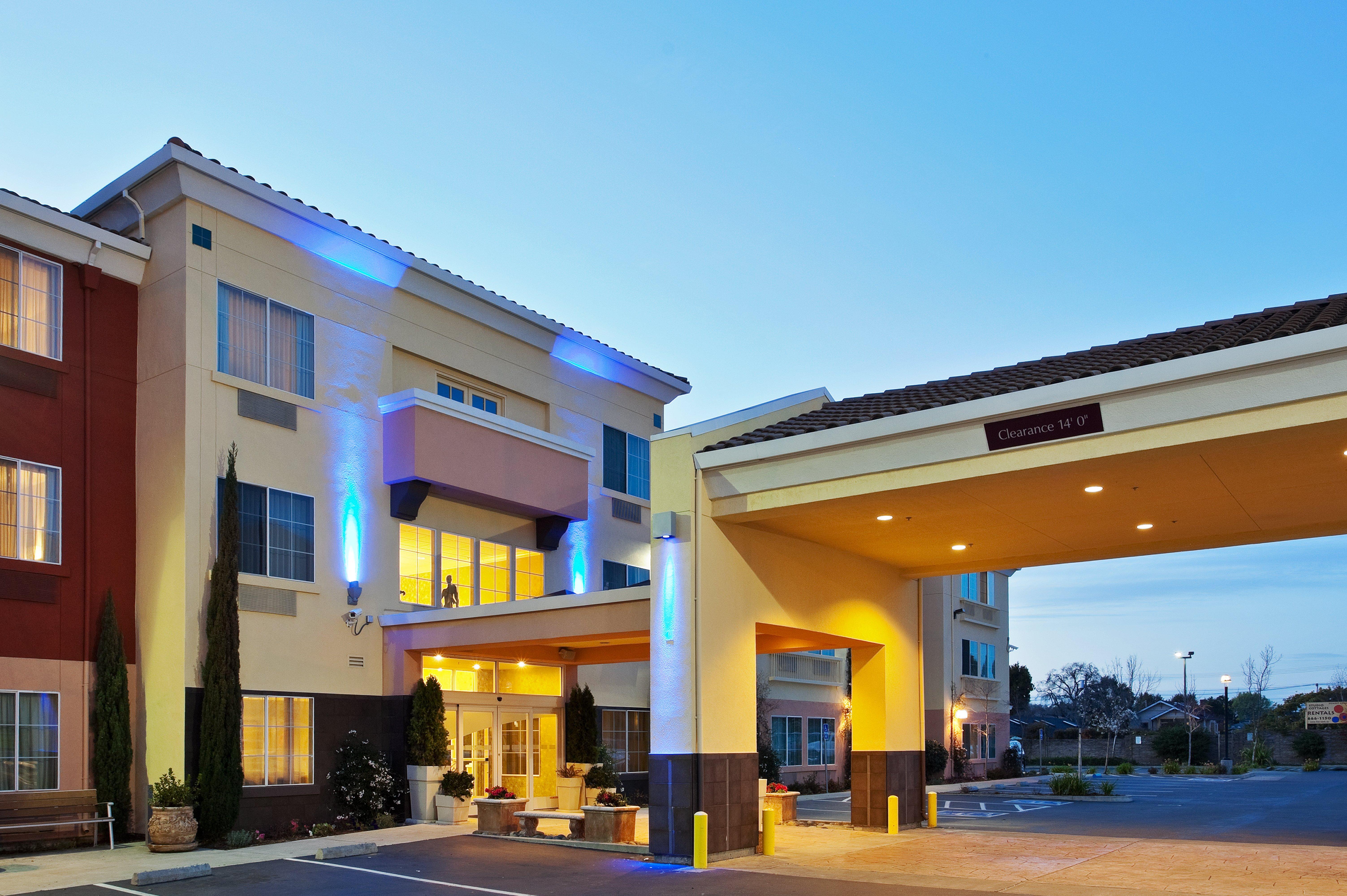 Holiday Inn Express Berkeley, An Ihg Hotel Exterior photo